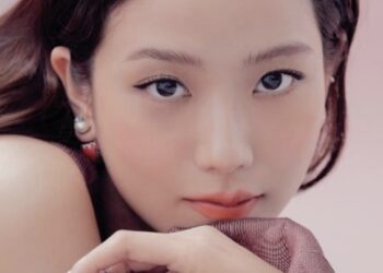 Jisoo BLACKPINK Bergabung dengan Biomom untuk Karier Solo