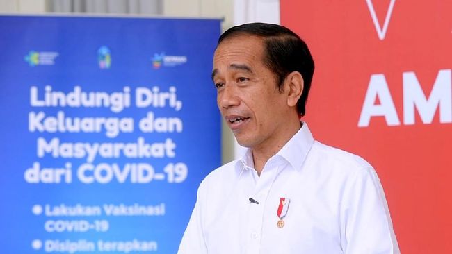 Jokowi Soroti Dilema Lulusan S2 di Indonesia