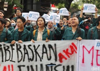 Mahasiswa ITB Beraksi: Memperjuangkan UKT Tuai Kontroversi