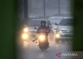 Hujan di Hampir Seluruh Provinsi Indonesia: Peringatan BMKG
