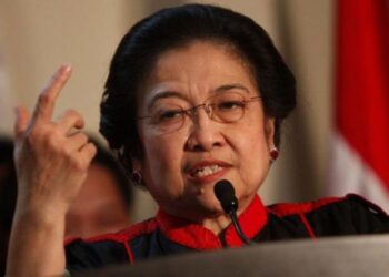 Kenapa Megawati Bisa Jadi Presiden: Jejak Politik. Ketika kita membahas tentang bagaimana Megawati Sukarnoputri bisa menjadi