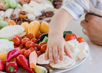 Memberikan Makanan Pedas kepada Anak-anak: Apakah Aman?