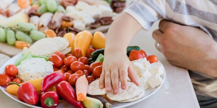 Memberikan Makanan Pedas kepada Anak-anak: Apakah Aman?