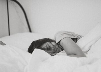 Benarkah Tidur Seharian Saat Puasa Itu Ibadah?