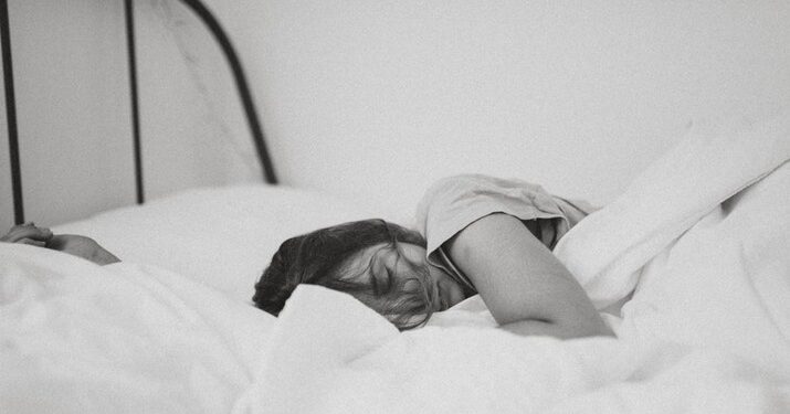 Benarkah Tidur Seharian Saat Puasa Itu Ibadah?