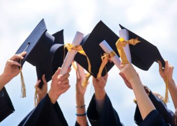 Mengapa Banyak Sarjana di Indonesia Menganggur?