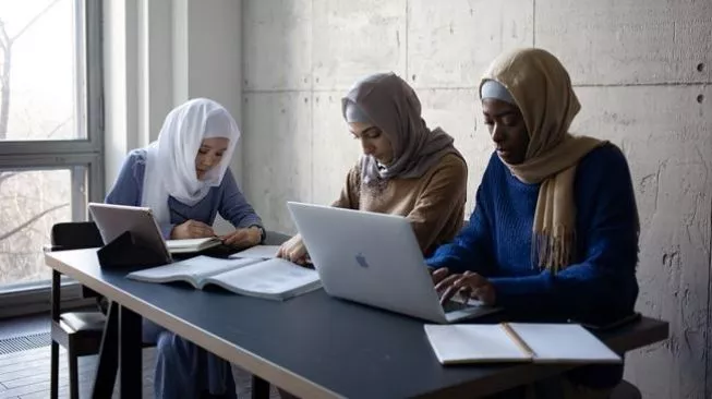 Tips Agar Tetap Semangat Bekerja Saat Berpuasa