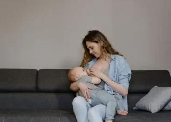 Tips Puasa Lancar bagi Ibu Menyusui dari Bidan Berpengalaman