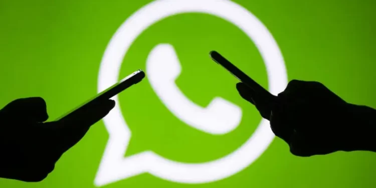 WhatsApp Uji Coba Tombol "Like" Mirip Instagram