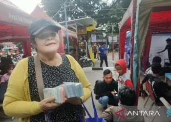 Jasa Tukar Uang Terminal Kalideres Untung Rp500 ribu Perhari