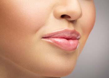 Tips Menjaga Bibir Tetap Lembap Saat Berpuasa