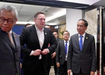 Starlink di Indonesia: Ternyata Belum Bayar Pajak. Starlink, penyedia layanan internet berbasis satelit yang dimiliki oleh Elon Musk