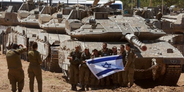 Puluhan Tank Tempur Israel Merangsek ke Rafah