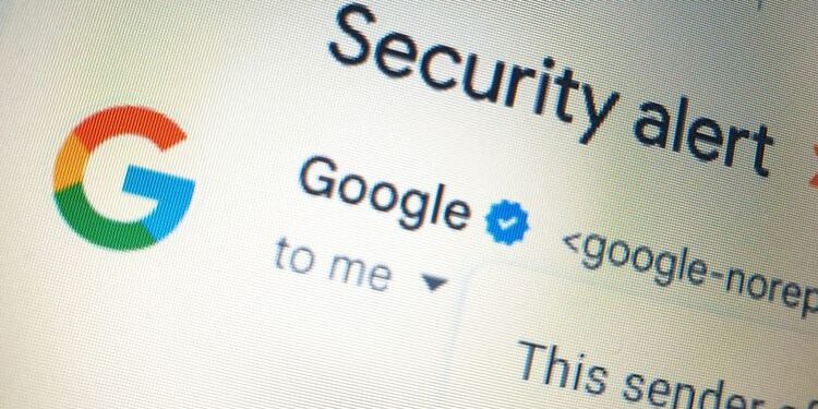 Kenapa Akun Email Bisa Diretas?