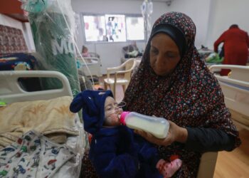 Bayi di Gaza Terpaksa Minum Tepung Karena Stok Susu Langka