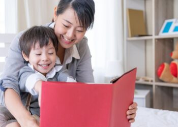Cara Membangun Kecintaan Membaca pada Anak