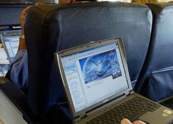 Jika Laptop Terkena Air Jangan Panik: Lakukan Langkah Berikut Ini