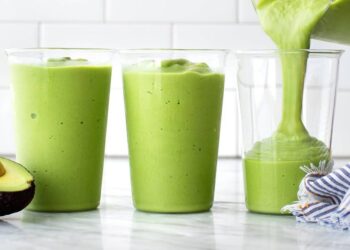 Jus Alpukat: Solusi Segar untuk Atasi Asam Lambung