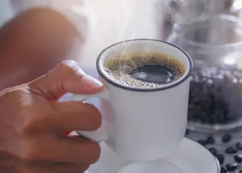 Atasi Deg-Degan Minum Kopi: Nikmati Kafein Tanpa Rasa Cemas
