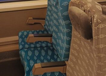 Penumpang Kereta Cepat Whoosh: Bantal Jangan Dicuri!
