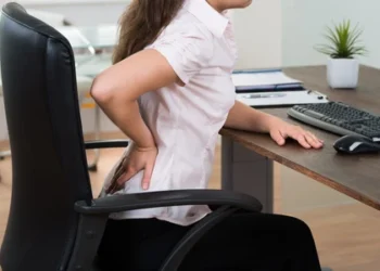 Tips Hindari Sakit Tulang Ekor Akibat Duduk Terlalu Lama