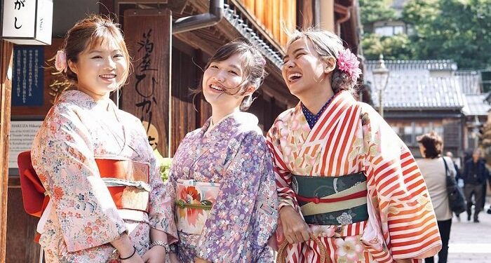 Jepang Wajibkan Warganya Tertawa Sehari Sekali