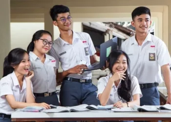Kemendikbud Ristek Beri Kebebasan Siswa Memilih Jalur